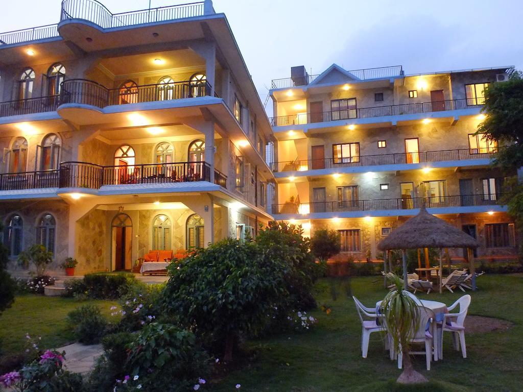 Hotel Greenland Pokhara Exteriör bild