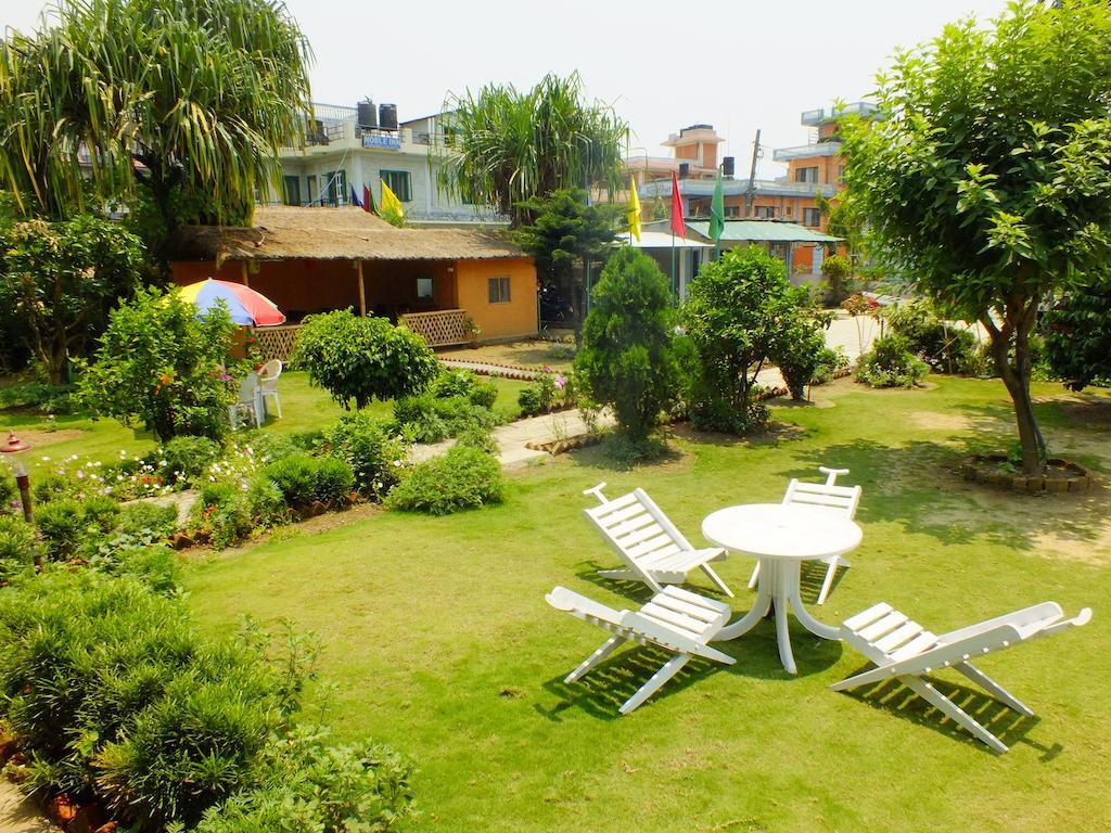Hotel Greenland Pokhara Exteriör bild